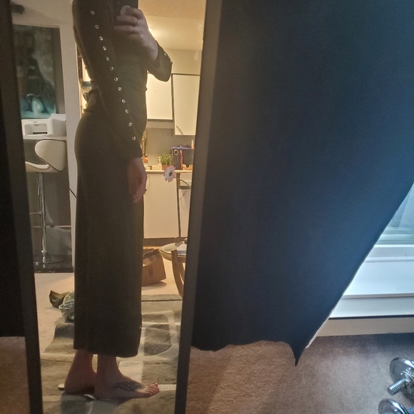 Elegant olive green maxi dress with side slit - Picture 3 of 3